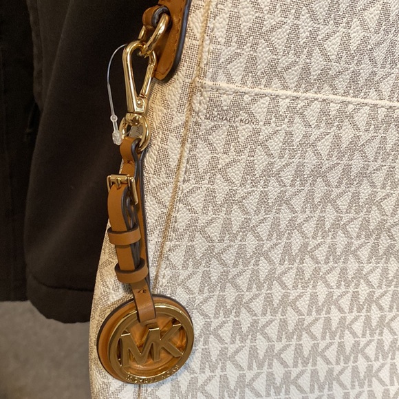 Michael Kors Jet set travel bag size large. Vanilla - Picture 3 of 12